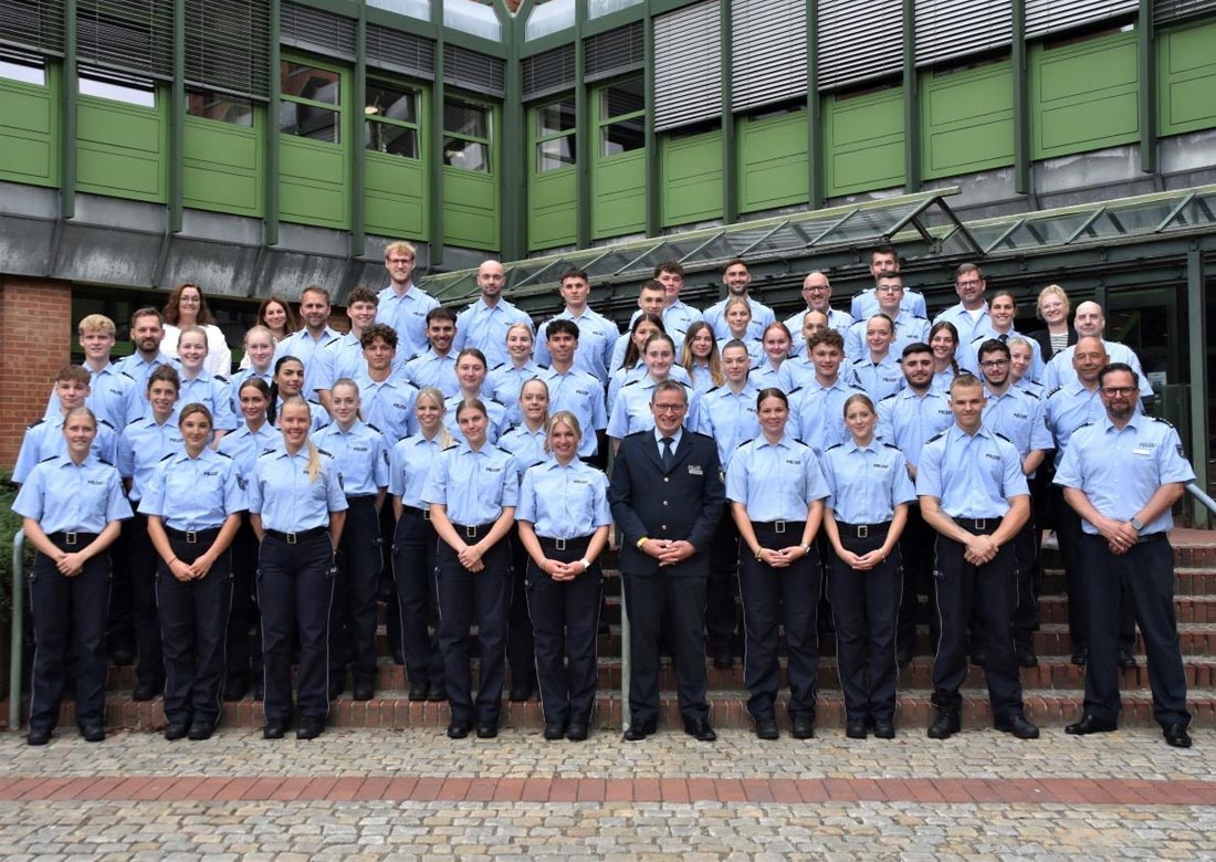 Kommissaranwärterinnen und Kommissaranwärter starten ihr Praktikum - Foto: Polizei Borken
