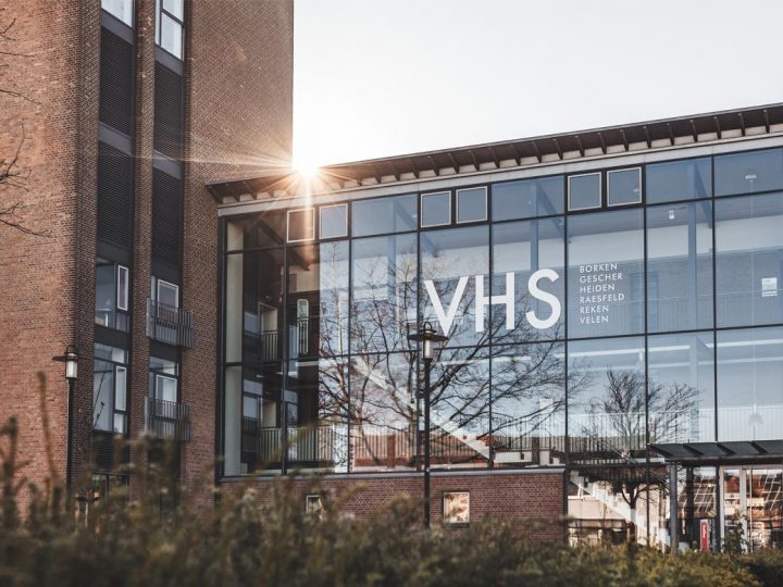 Volkshochschule feiert 80-jähriges Bestehen mit Mitmachaktionen und Einblicken in ihr Bildungsangebot