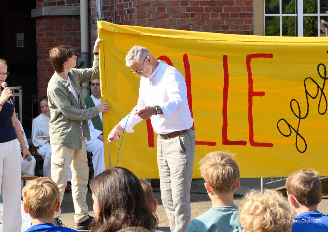 Schools Out – Karl-Heinz van Hall verabschiedet sich nach 36 Jahren aus dem Schuldienst