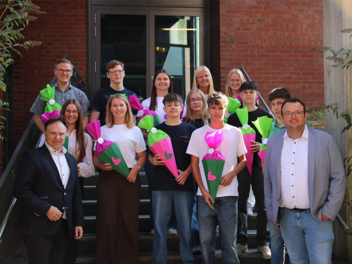 Zwölf Auszubildende starten heute (03.08.2026) ihre Ausbildung beim Kreis Borken
