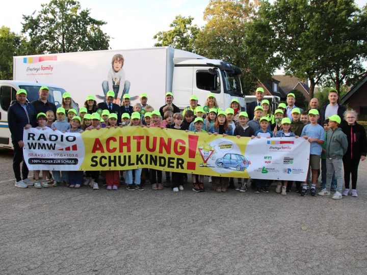 „Kreis Borken sieht gelb!“ – Verkehrsaktion für sicheren Schulweg