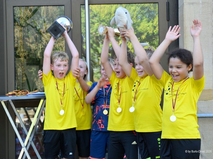 Den Ranzen-Cup Wanderpokal 2026 nahm die Engelradingschule aus Marbeck mit nach Hause