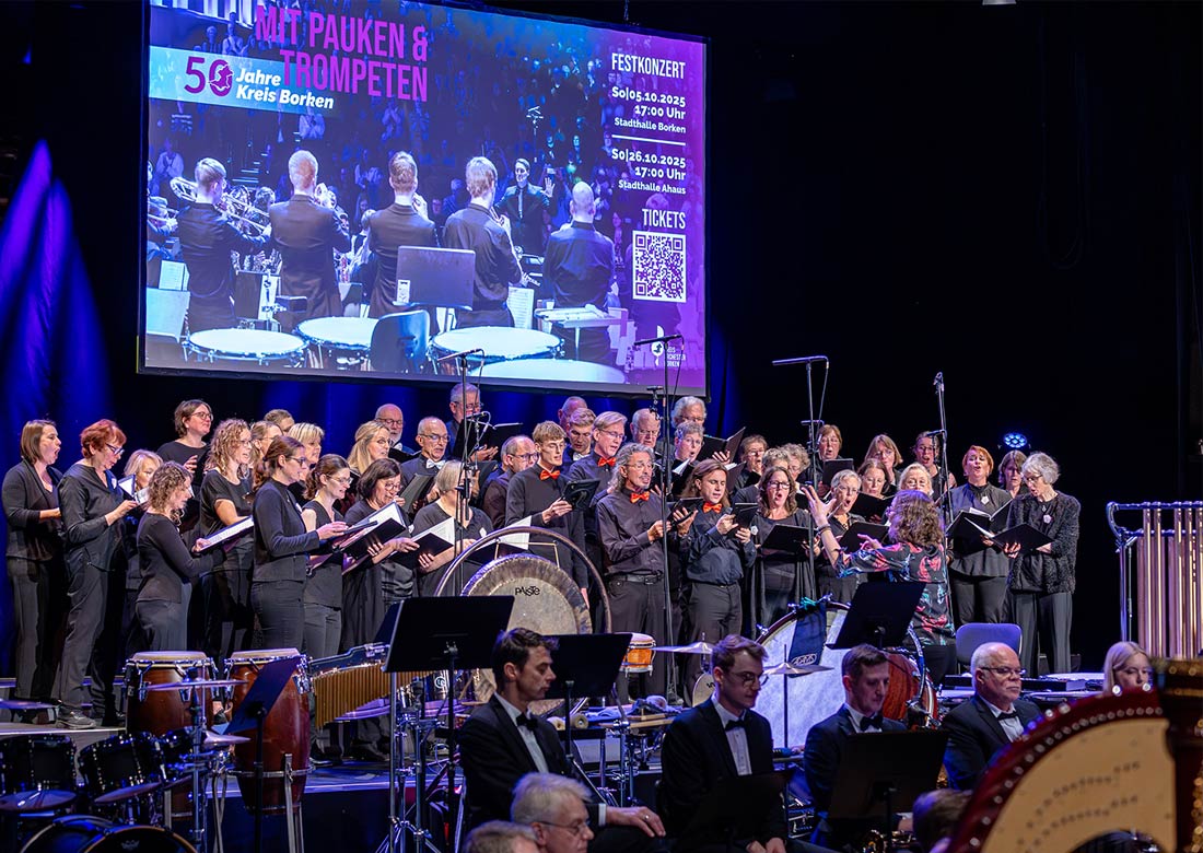 Der KreisChor Borken singt sein erstes eigenes Konzert. 2023 war der erste Auftritt der Sängerinnen und Sänger – damals noch als Projektchor des Kreisorchesters Borken. (Copyright: Dennis Koch)