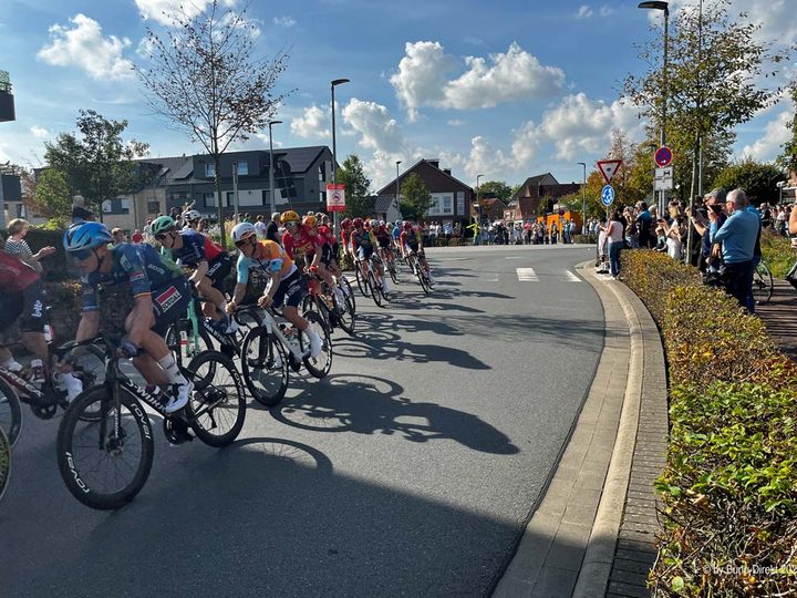 Münsterland-Giro 2026 – Volksfeststimmung im Weseker Ortskern (Fotostrecke)